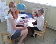 1 сентября 20015 года – в День первого звонка в отделе обслуживания Ленинского района дети граждан, обратившихся за назначением государственных и муниципальных услуг, были поздравлены с этим знаменательным днем.